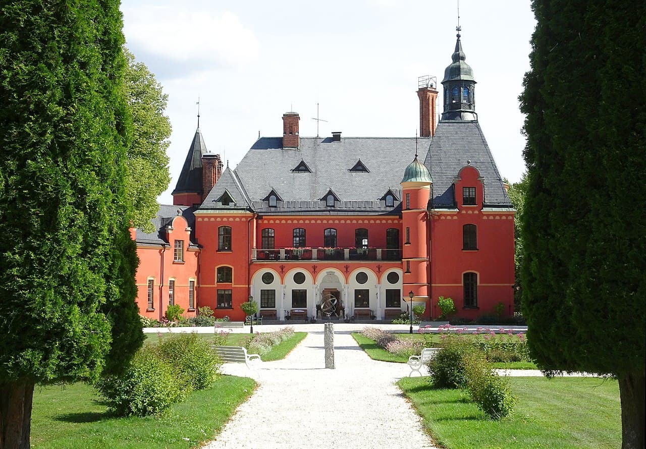 Lejondals slott i Upplands-Bro